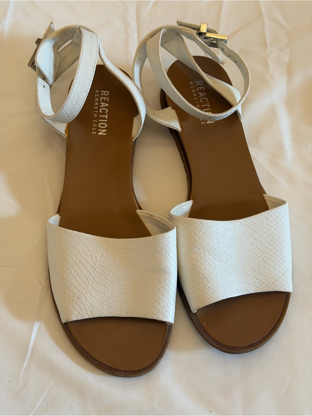 Reaction Kenneth Cole White Textured Ankle-Strap Sandals for Women